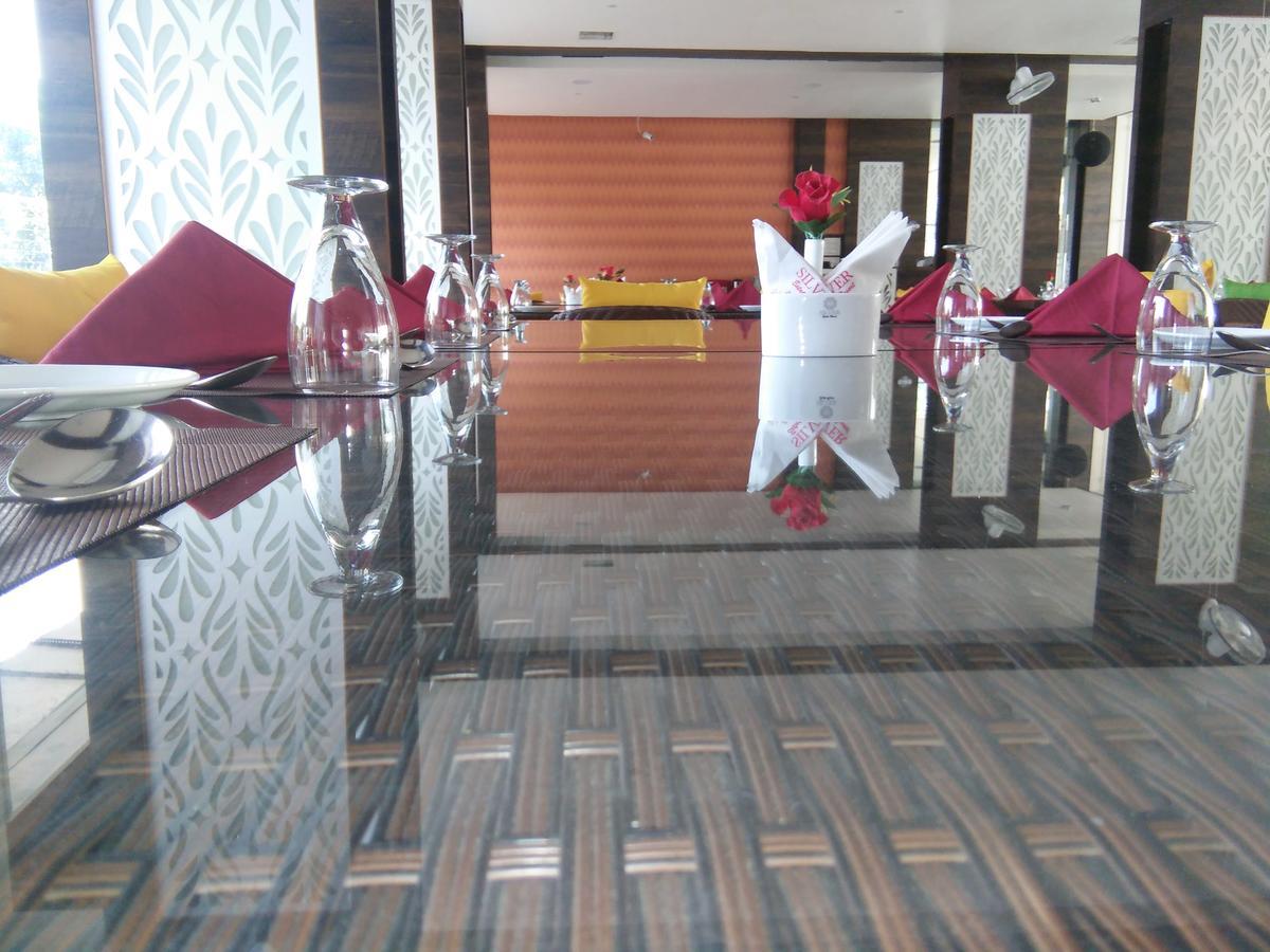 Silver Estate Resort Tikamgarh Kültér fotó